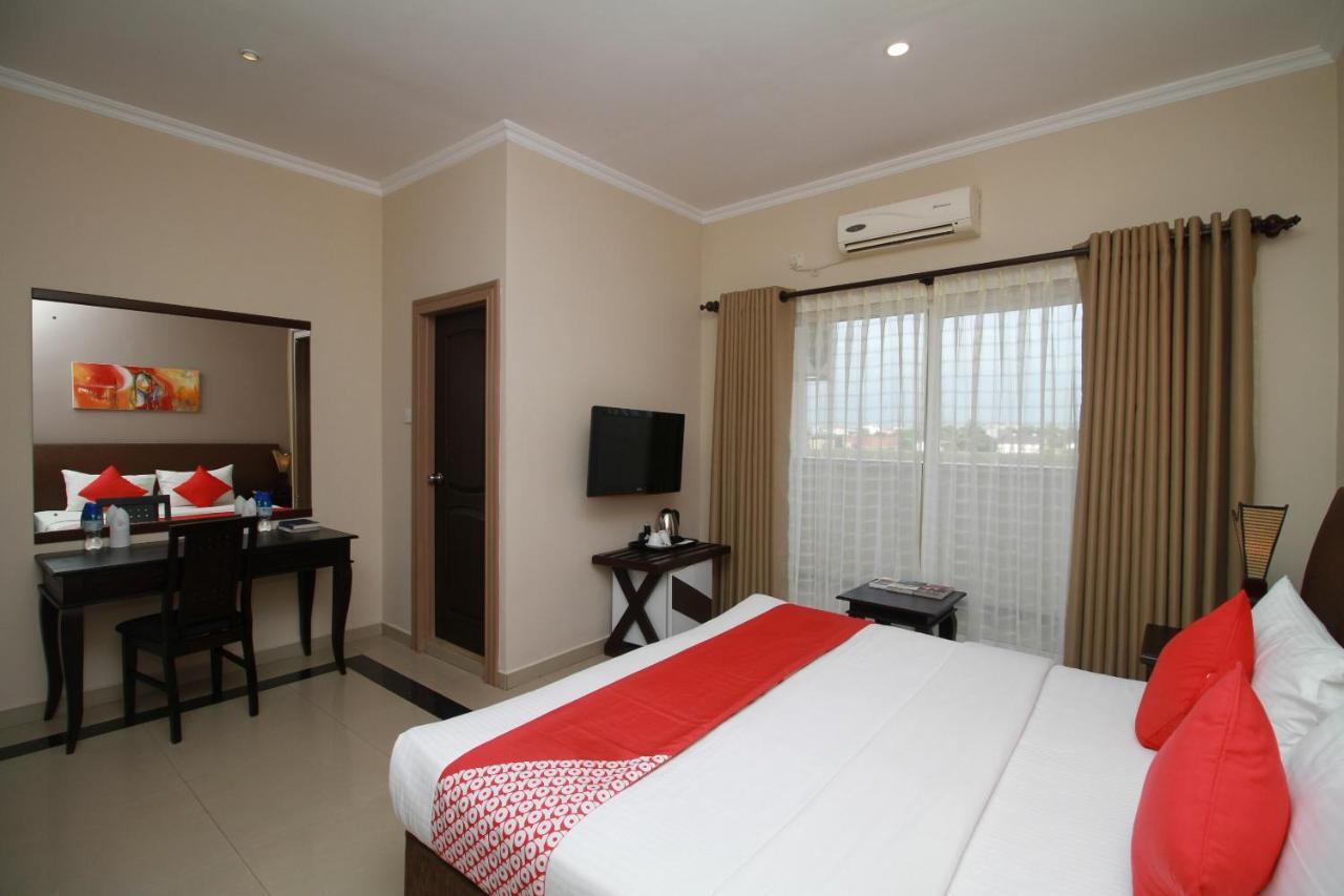 Oyo 317 Choy'S Waterfront Residence เนกอมโบ ภายนอก รูปภาพ