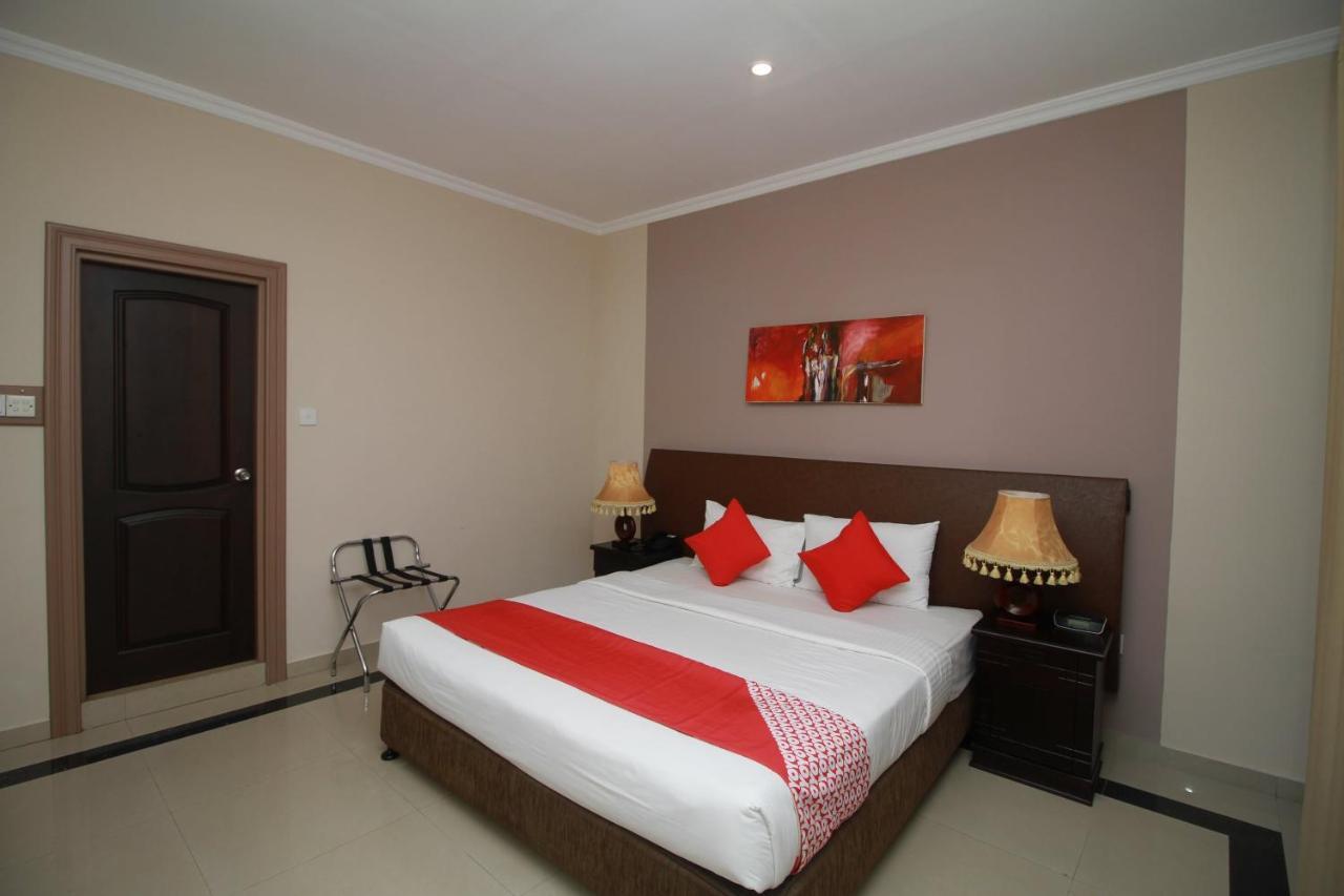 Oyo 317 Choy'S Waterfront Residence เนกอมโบ ภายนอก รูปภาพ