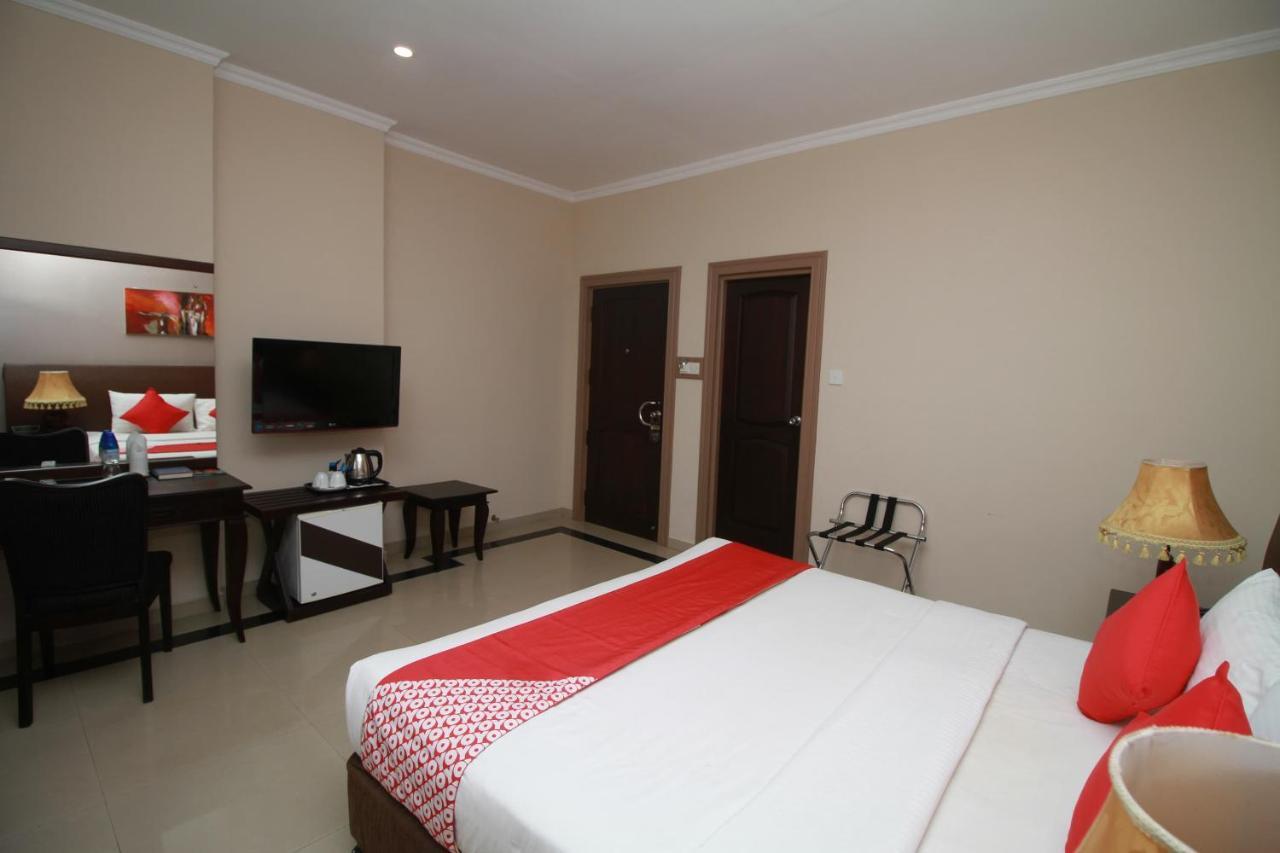 Oyo 317 Choy'S Waterfront Residence เนกอมโบ ภายนอก รูปภาพ